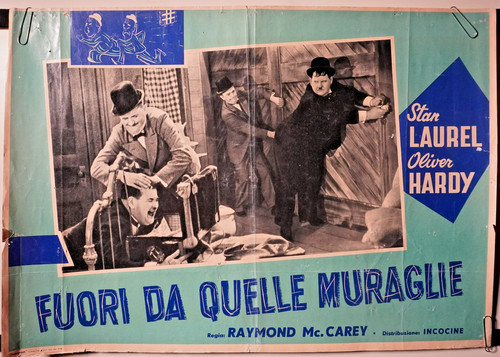 Fuori quelle muraglie stan - quelle,