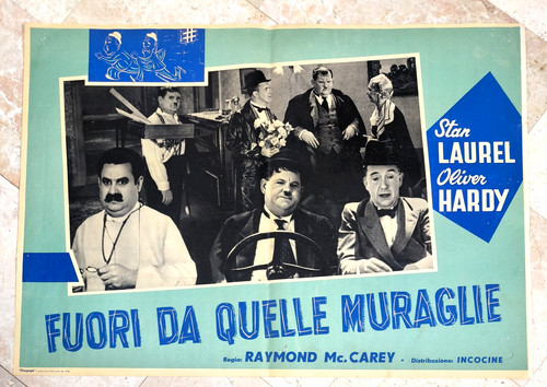 Fuori quelle muraglie stan - fuori,
